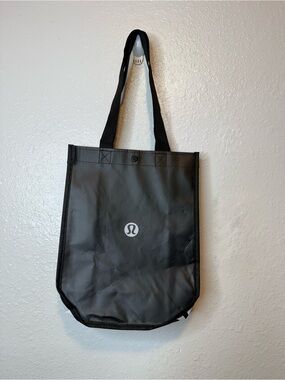 Lululemon Small Reusable Tote Black and White Snap Closure